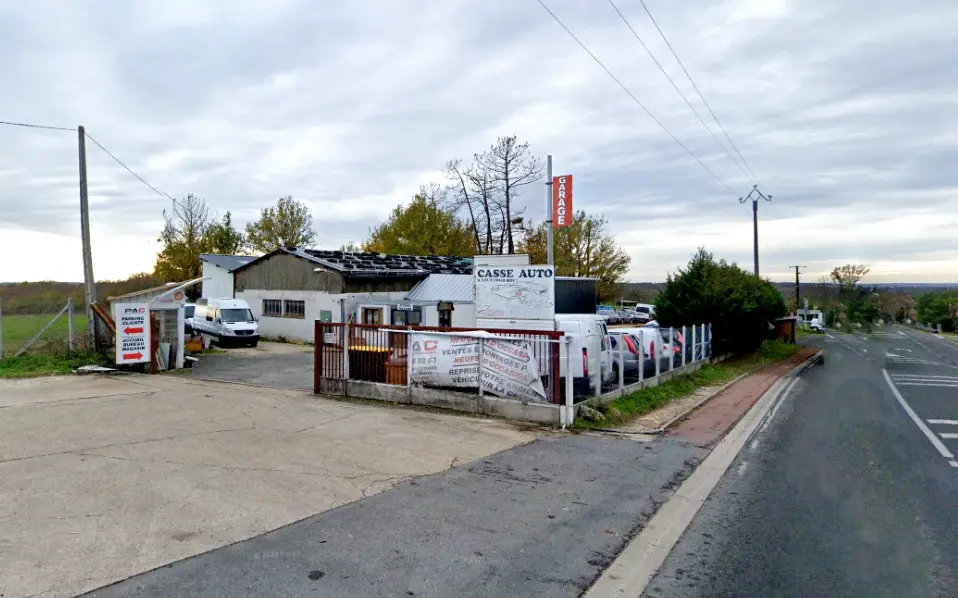 Casse Auto à Saint-Aulaye-Puymongou.